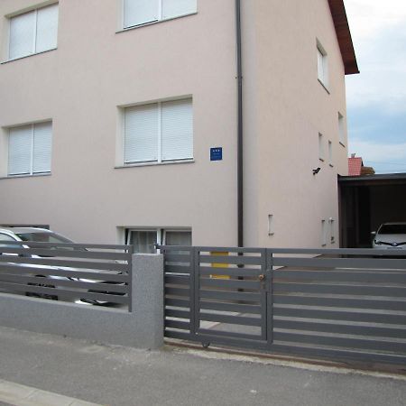 Zagreb Apartmani Santana Экстерьер фото
